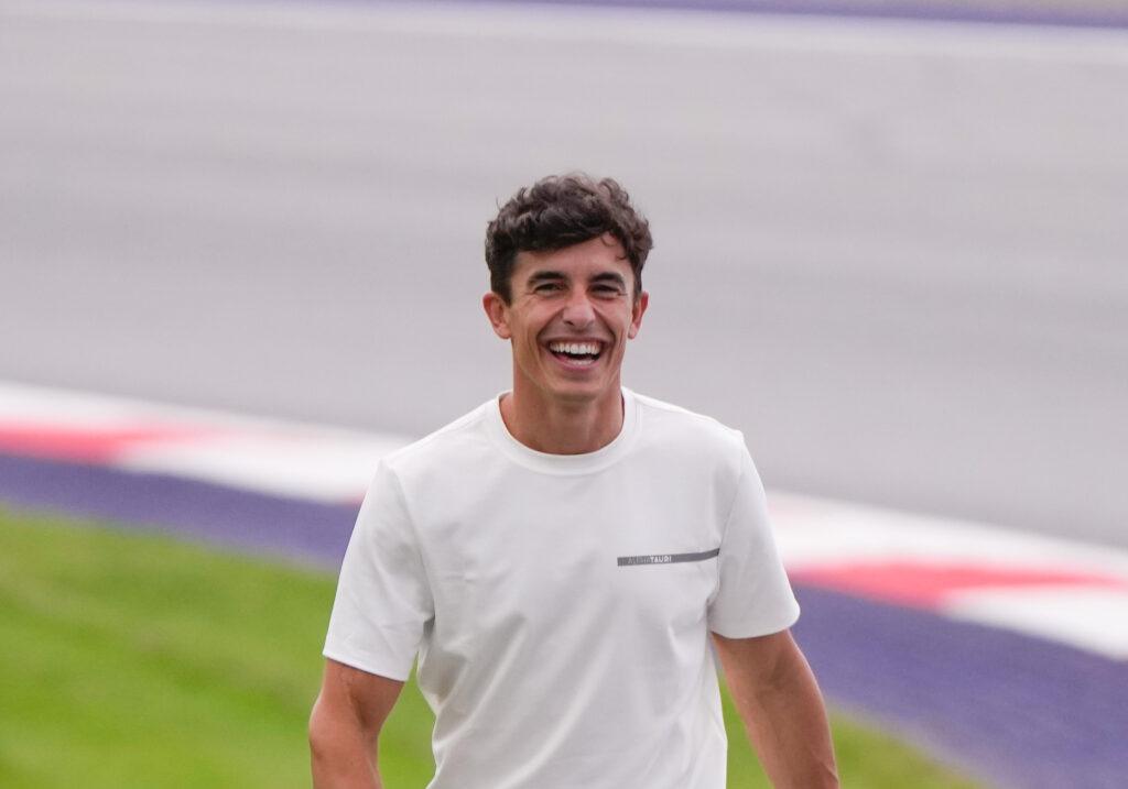 Marc Marquez sorridente durante il weekend del GP d'Austria 2023 (© Gresini Racing)