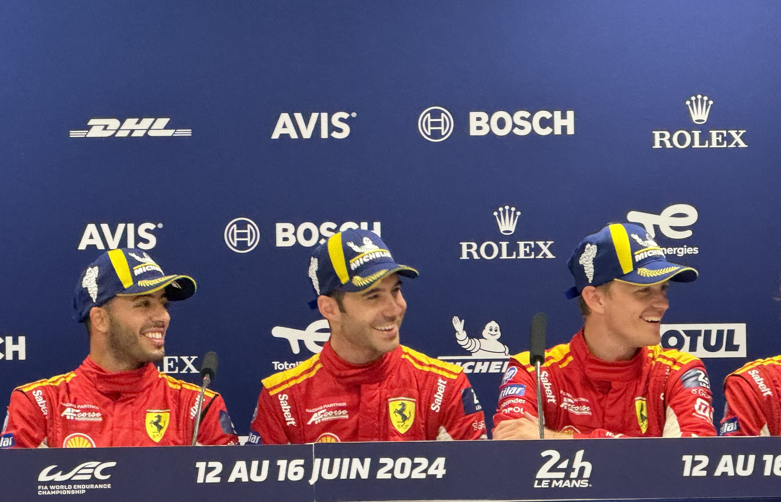 I pilota #50 della Ferrari in conferenza stampa a Le Mans
