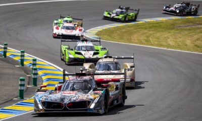 Le vetture in pista per i test che precedono la 24 Ore di Le Mans 2024