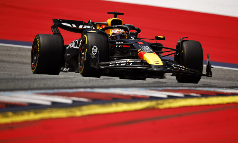 Max Verstappen in pista durante lo Sprint Shootout del GP d'Austria di F1