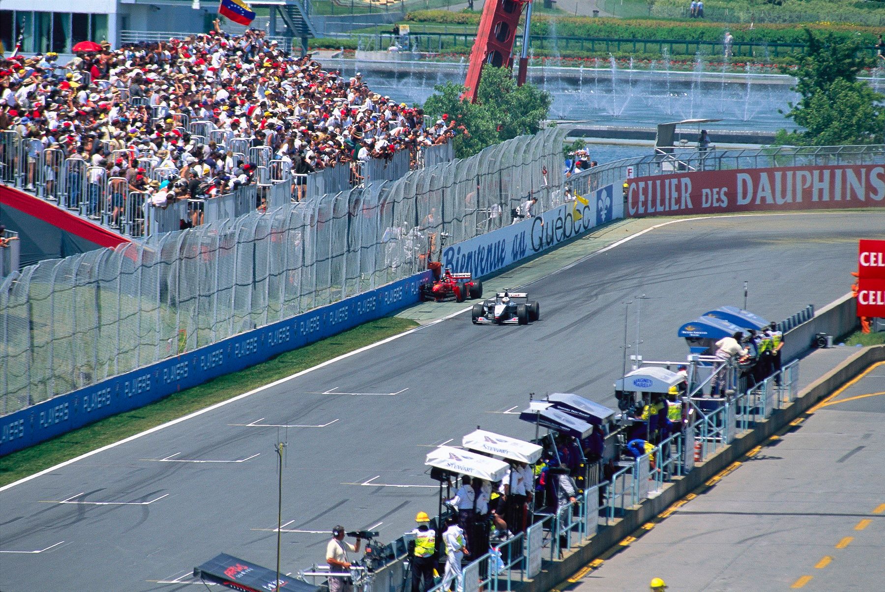 Michael Schumacher colpisce il Muro dei Campioni al Gran Premio del Canada 1999