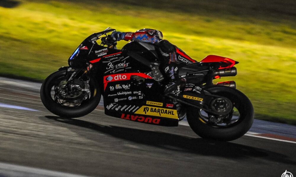 Michele Pirro in azione durante la Racing Night del CIV a Misano nel 2023