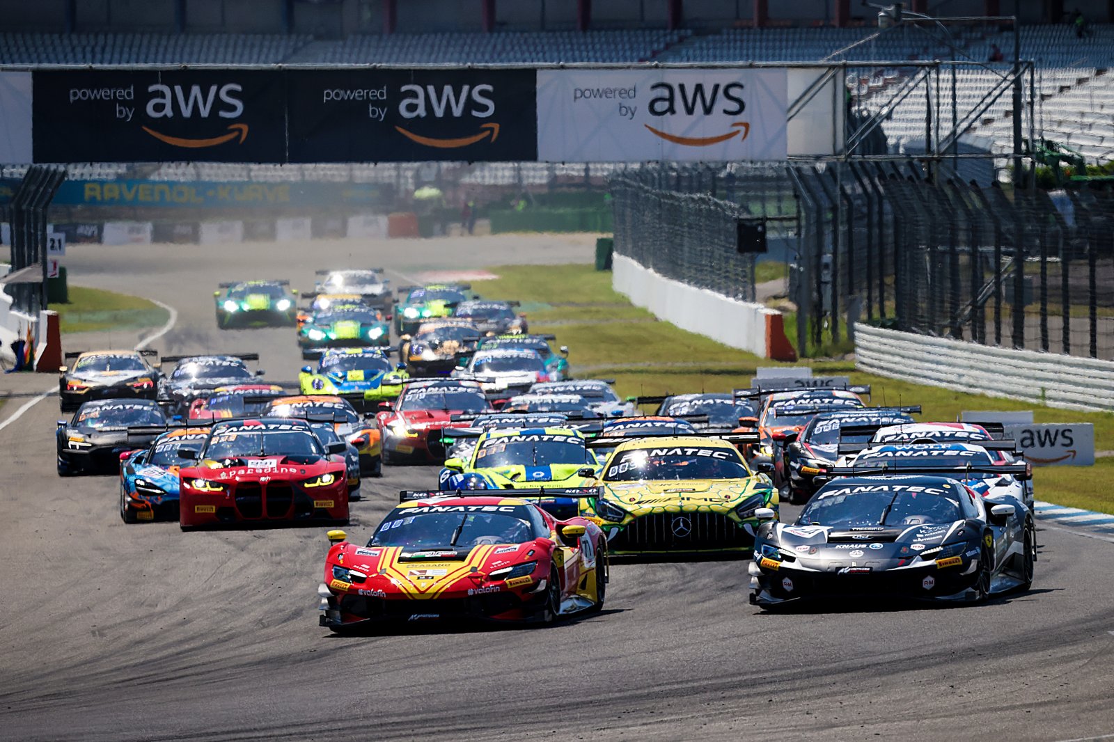 La partenza di Gara 1 del GTWCE Sprint Cup Hockenheim 2024, vinta da Engel-Auer (© GT World)