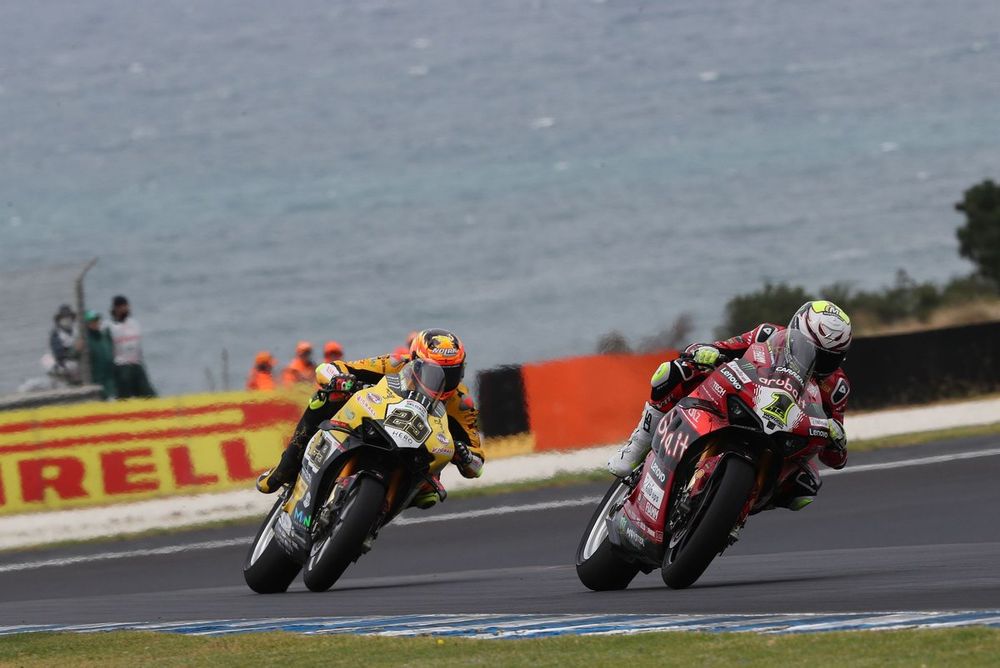 Andrea Iannone e Alvaro Bautista insieme in pista in Australia, per il primo round del 2024