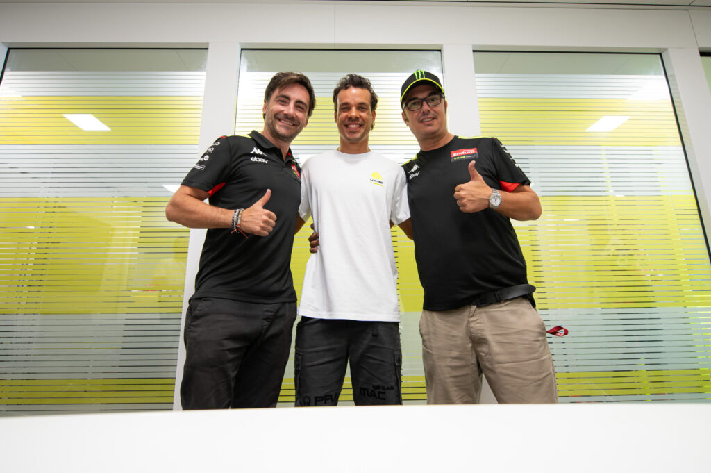 Franco Morbidelli ha firmato con VR46, in foto con Alessio Salucci e Pablo Nieto