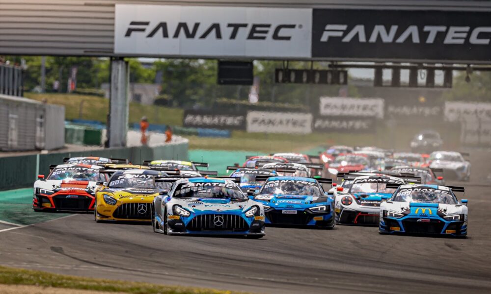 La partenza di una gara passata della GTWCE Sprint Cup a Magny Cours (© GT World Challenge Europe)