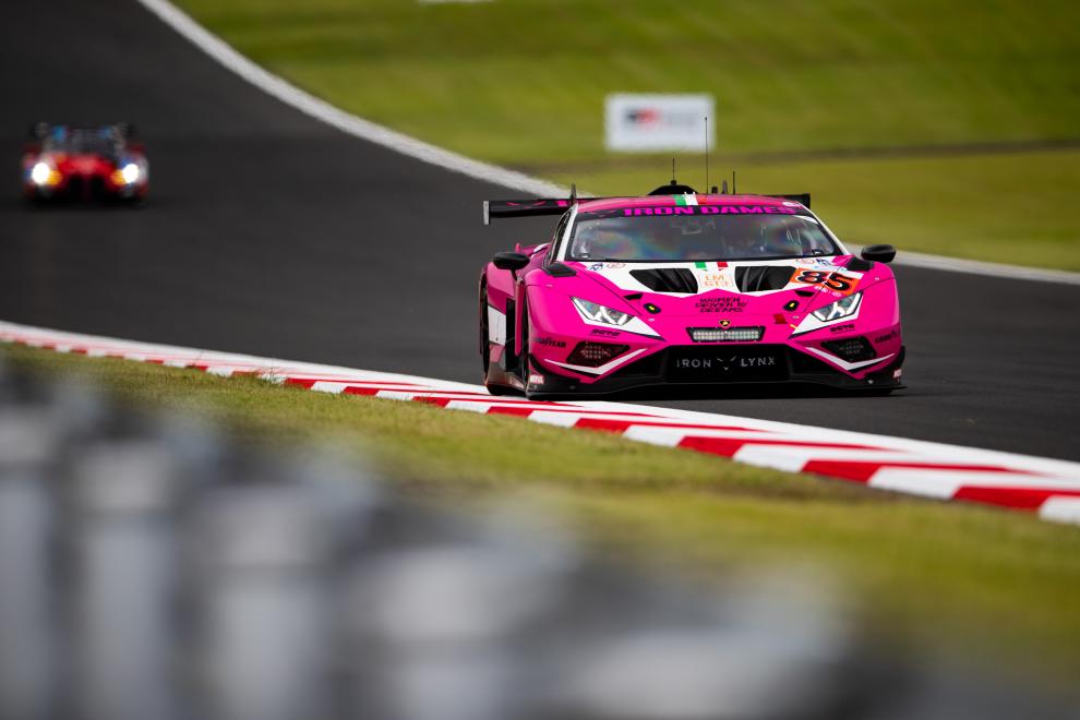 WEC 6 Ore Fuji 2024 LMGT3, Lamborghini Iron Dames in lotta per la vittoria (© FIA WEC)