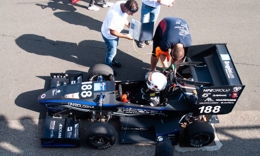 Athena, vettura elettrica di UniBo Motorsport alla Formula Sae Italy a Varano