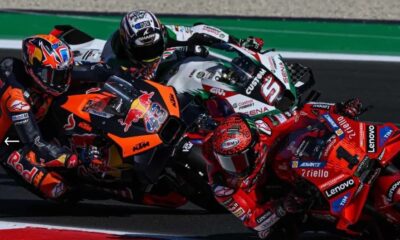 La lotta in pista a Misano