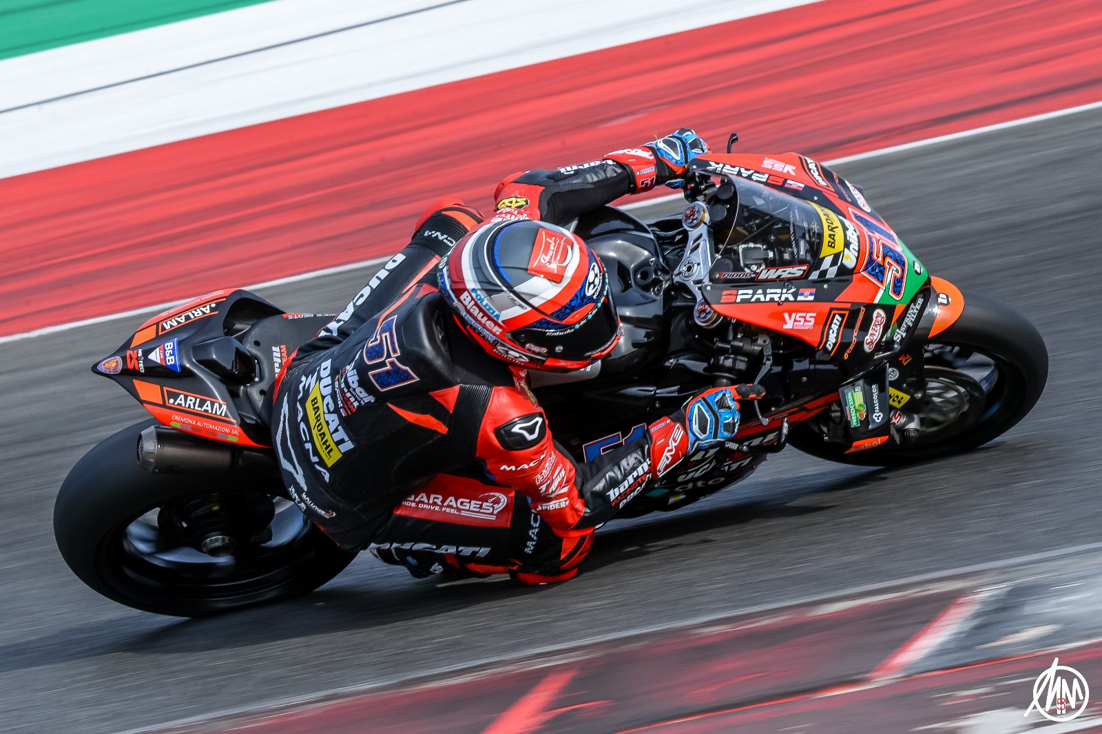 Michele Pirro in azione nel Round 5 del CIV 2024 al Mugello, dove ha vinto il suo decimo titolo nella SBK