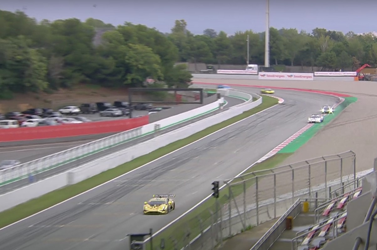 L'arrivo di Gara 1 del Lamborghini Super Trofeo a Barcellona