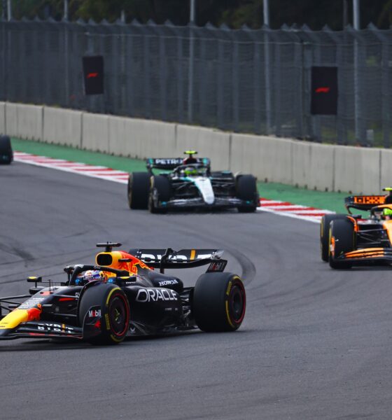 Norris all'inseguimento di Verstappen nel GP Messico 2024 (© Red Bull Content Pool)