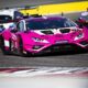 La #85 Lamborghini Iron Dames in testa a 120' dal termine della 8 Ore Bahrain 2024 (© WEC)