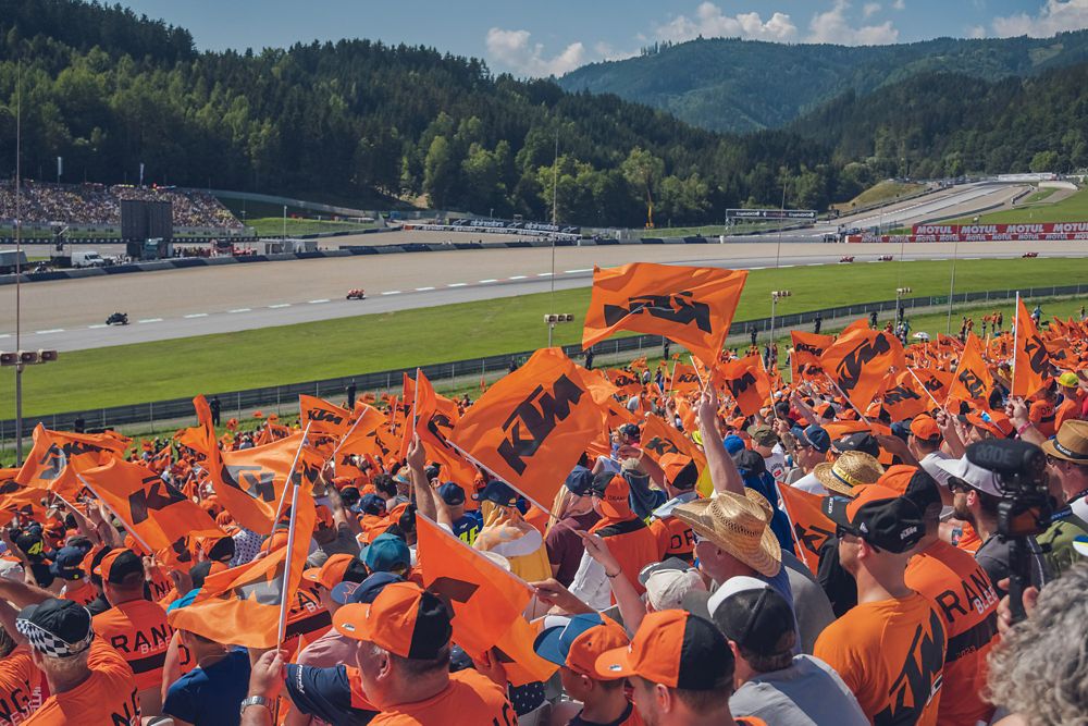 Il tifo degli "orange" KTM al Red Bull Ring