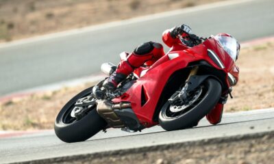 ducati panigale v2