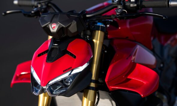 ducati streetfighter v4