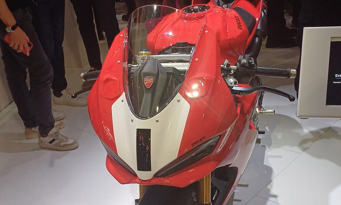 ducati panigale v2