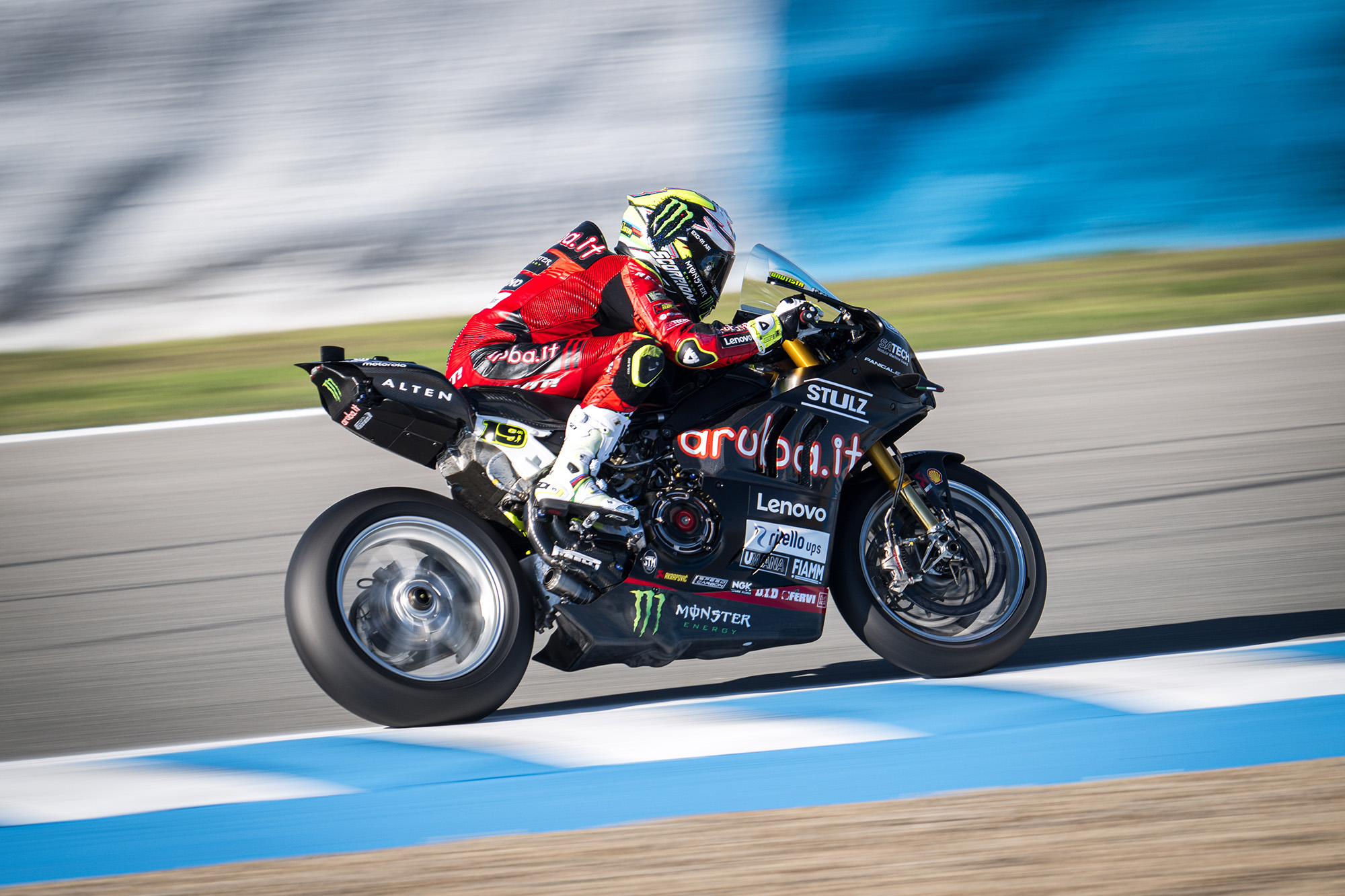 Alvaro Bautista durante i test di Jerez di fine anno