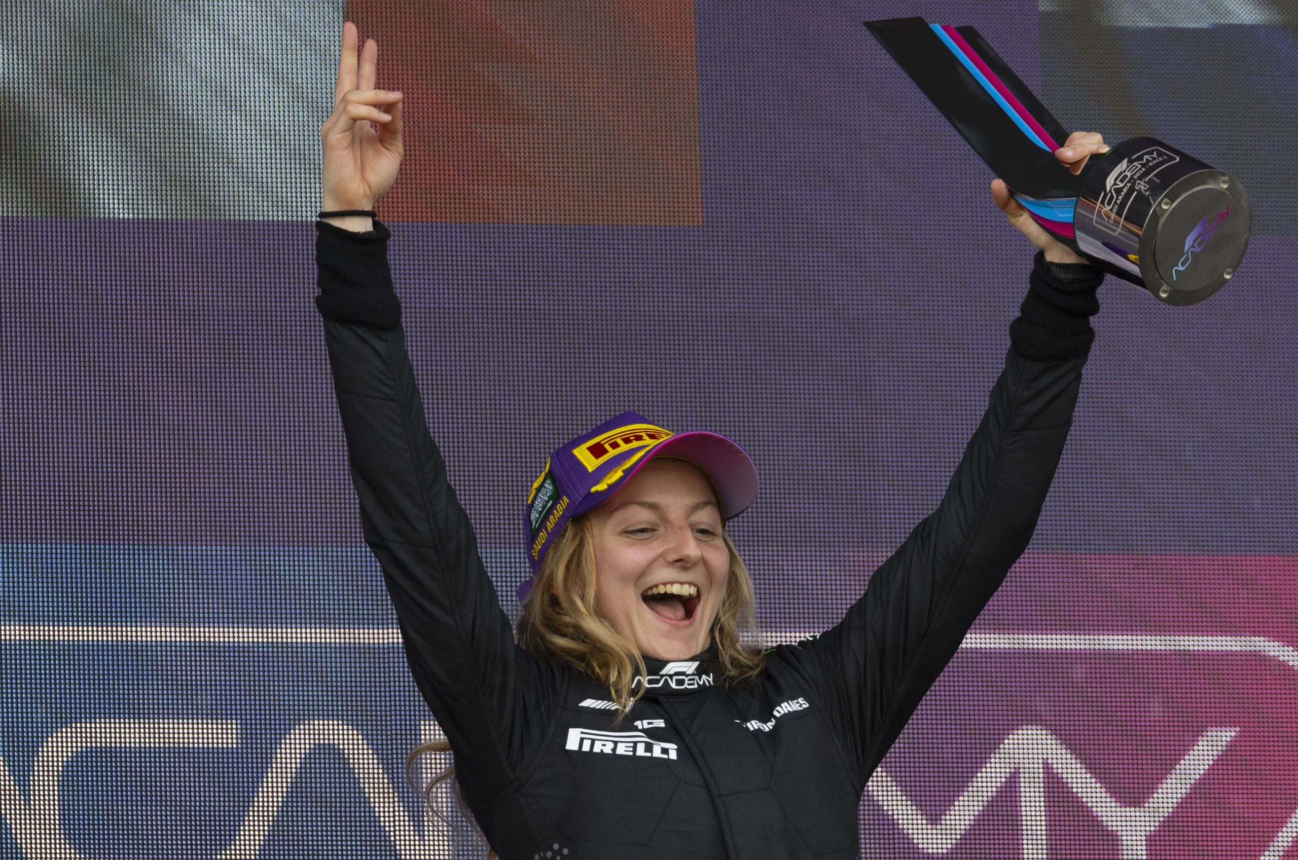 Doriane pIn festeggia la vittoria in Gara 1 a Jeddah, il weekend inauguarale della F1 Academy 2024