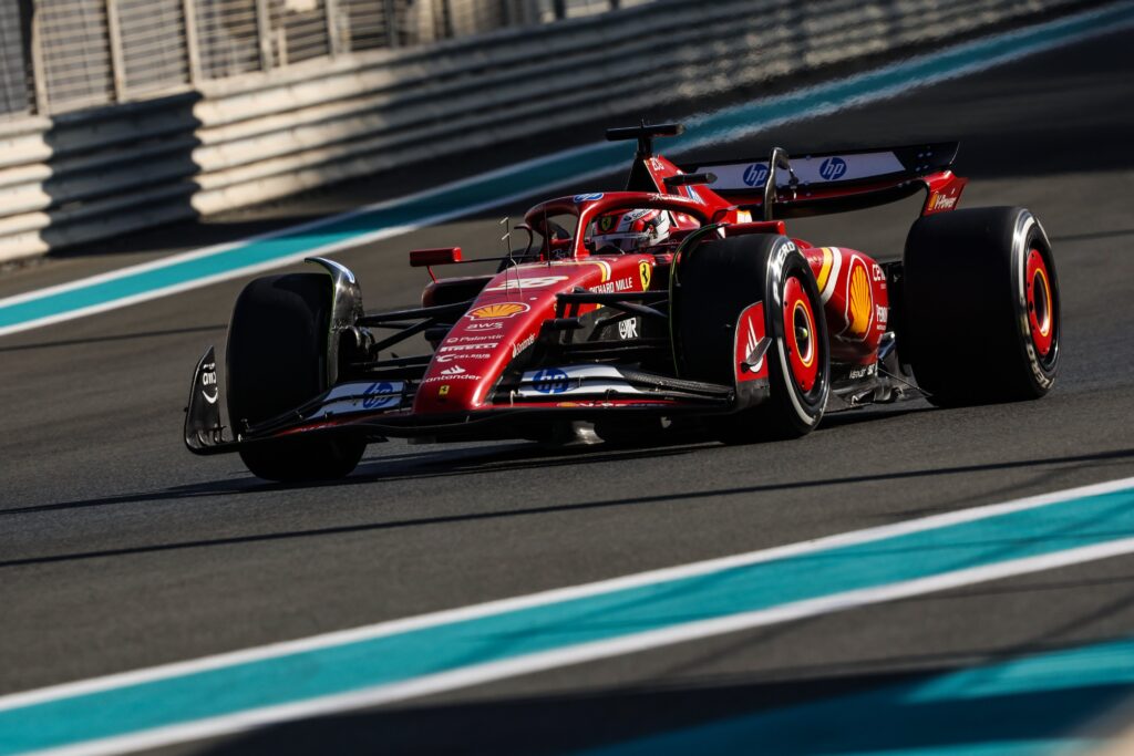 Antonio Fuoco durante i test post-stagionali 2024 di Abu Dhabi (© x.com Scuderia Ferrari)