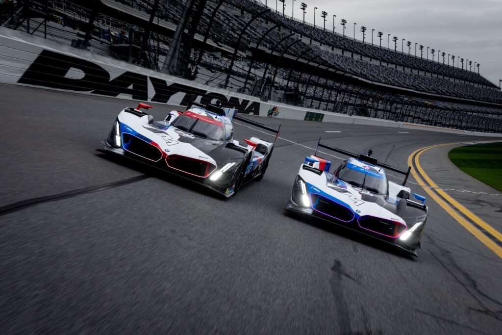 Le BMW M Hybrid V8 a Daytona nel 2024 (© BMW)