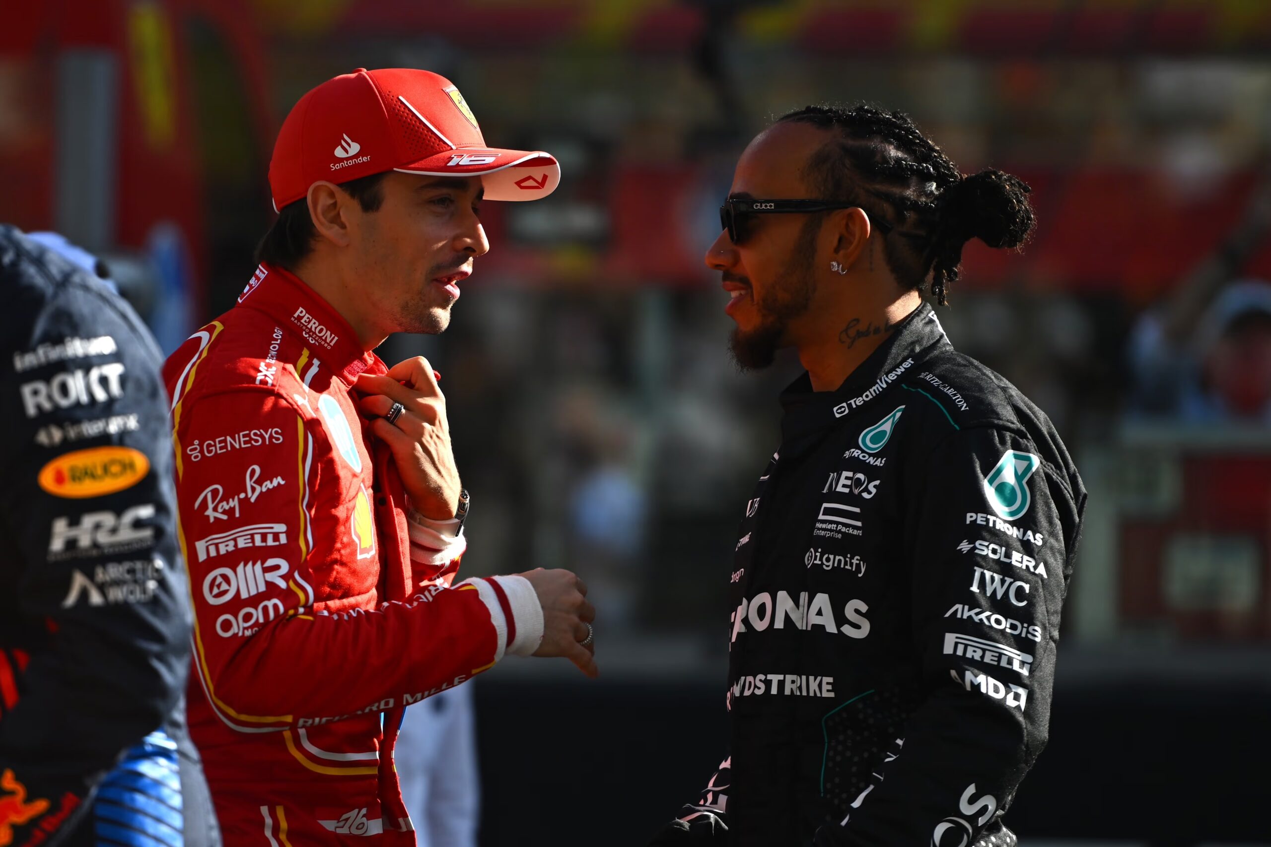 Charles Leclerc e Lewis Hamilton correranno in Ferrari nel 2025 (© F1.com)