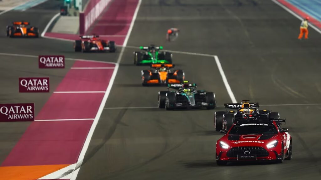 La Safety Car durante il GP del Qatar (© F1)