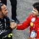 Hamilton e Carlos Sainz Jr, che a inizio anno non si aspettava il mancato rinnovo con Ferrari (© F1.com)