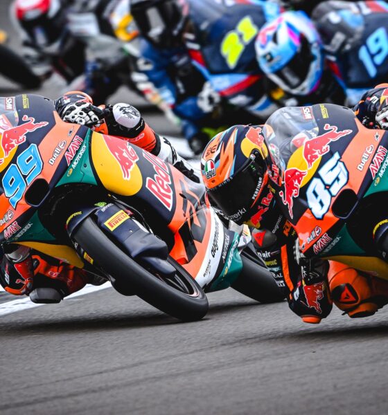 Due KTM impegnate nel mondiale Moto3 (© Red Bull Content Pool)