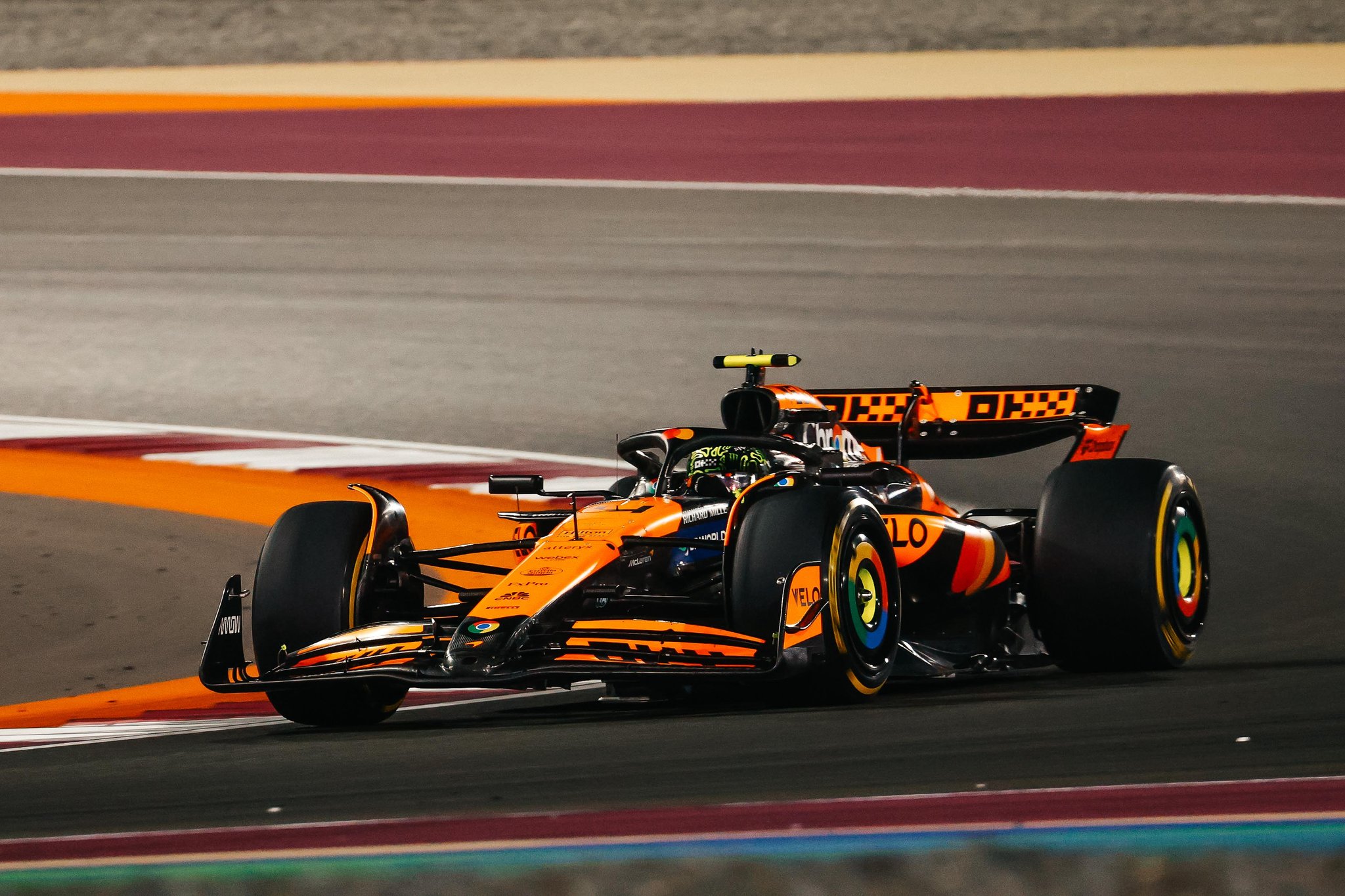 Spiegata la penalità a Lando Norris in Qatar (© x.com McLaren)