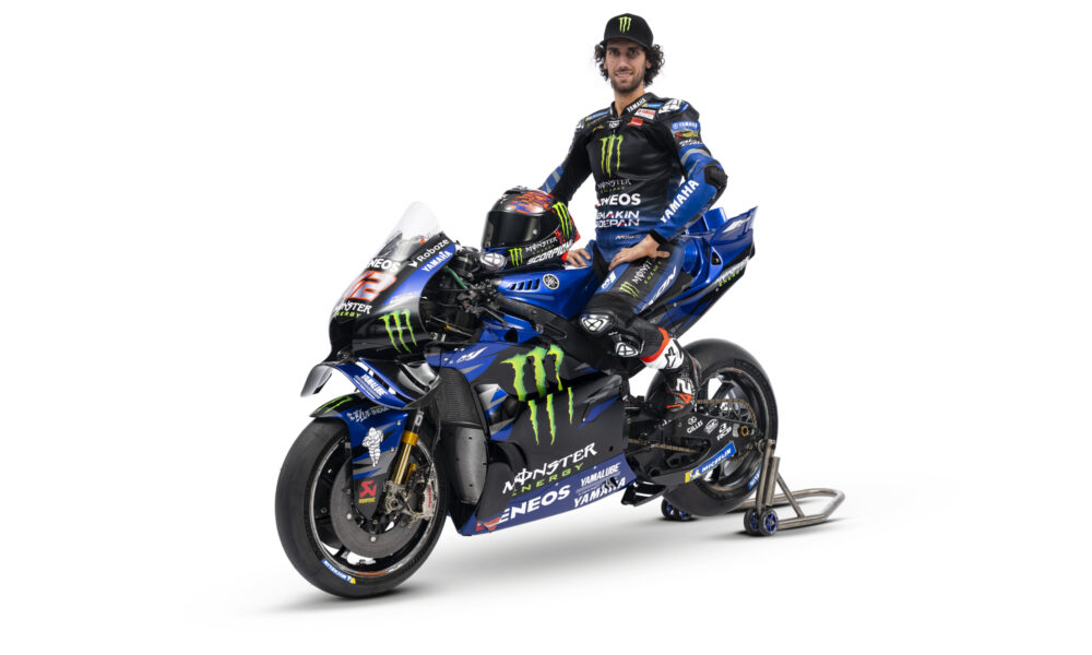 Rins sulla nuova M1 2025 (© Yamaha MotoGP)