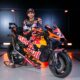 Enea Bastianini e la sua KTM RC16 Tech3 (© KTM Tech3)