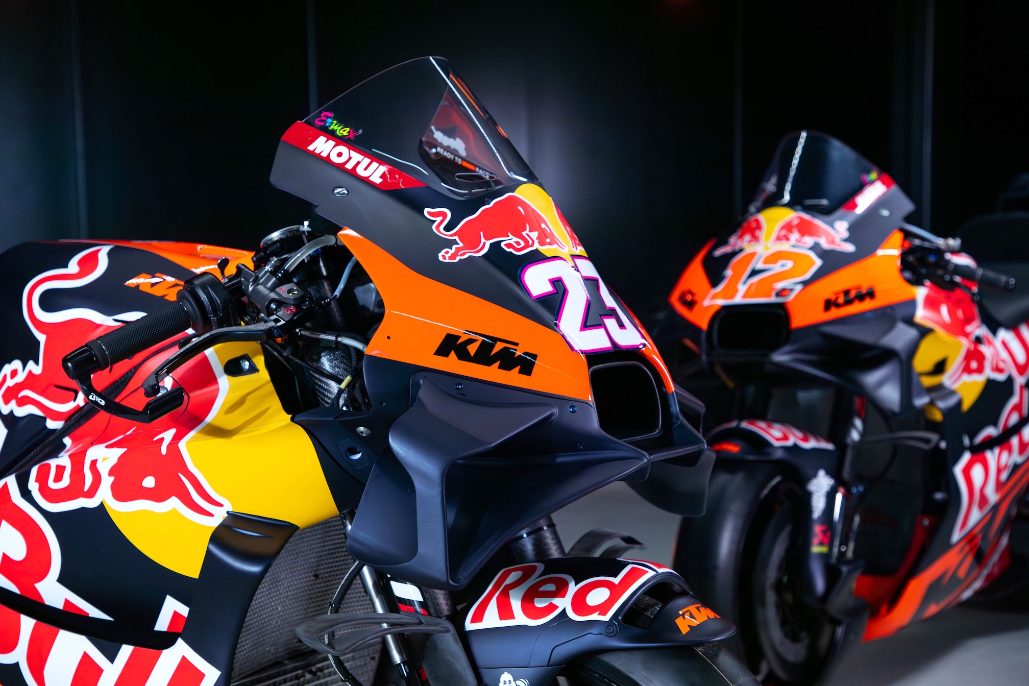 I cupolini delle KTM Tech3 2025 di Bastianini e Vinales (© KTM Tech3)