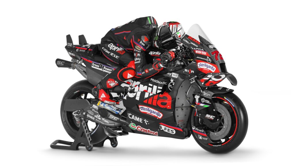 Marco Bezzecchi sulla nuova Aprilia RS-GP 2025 (© Aprilia)