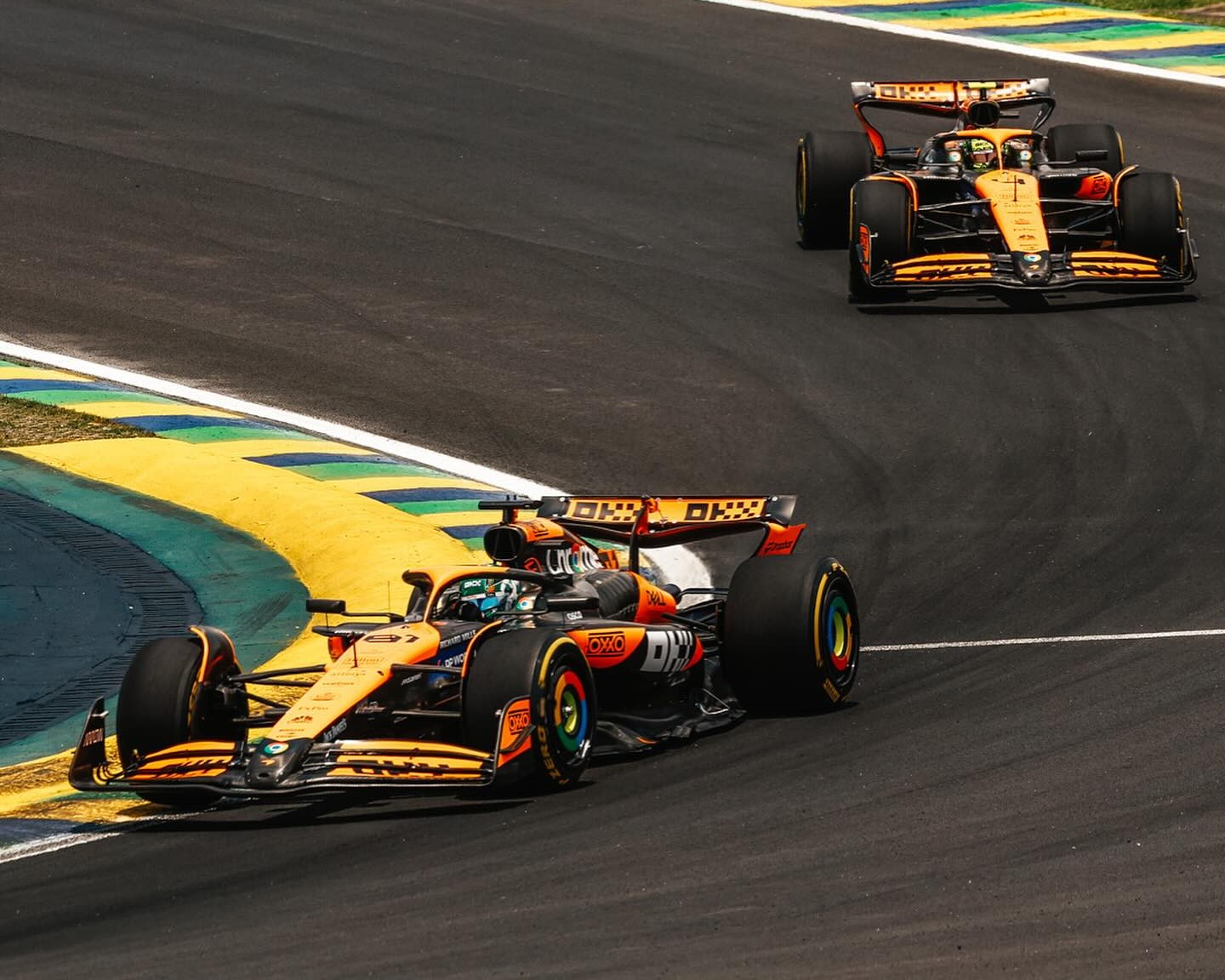 Le due MCL38 in azione ad Interlagos