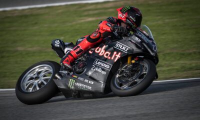 Nicolò Bulega in azione durante il primo giorno dei test SBK di Jerez 2025