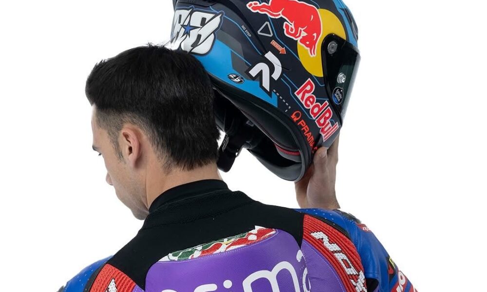 Oliveira con il suo casco