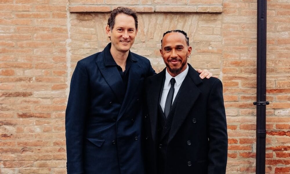 John Elkann e Lewis Hamilton (© Scuderia Ferrari)