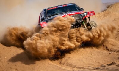 Price e Sanderland su Toyota nei test per la Dakar 2025 (© Red Bull Content Pool)