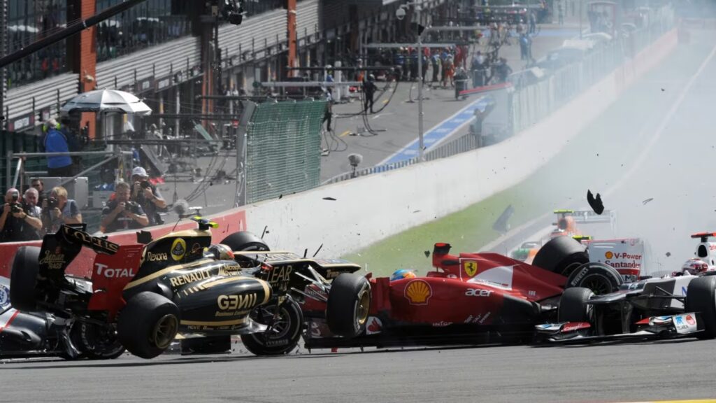 L'incidente con protagonista Romain Grosjean a Spa nel 2012 (© F1)