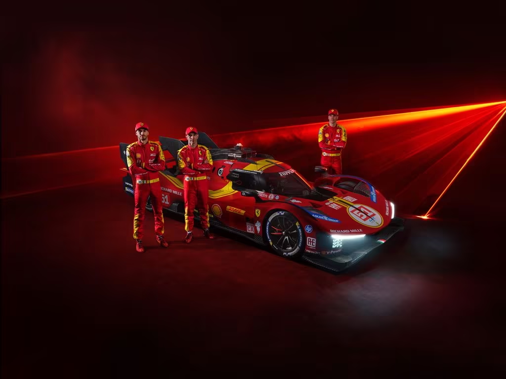 L'equipaggio della Ferrari 499P #51 (© Ferrari)