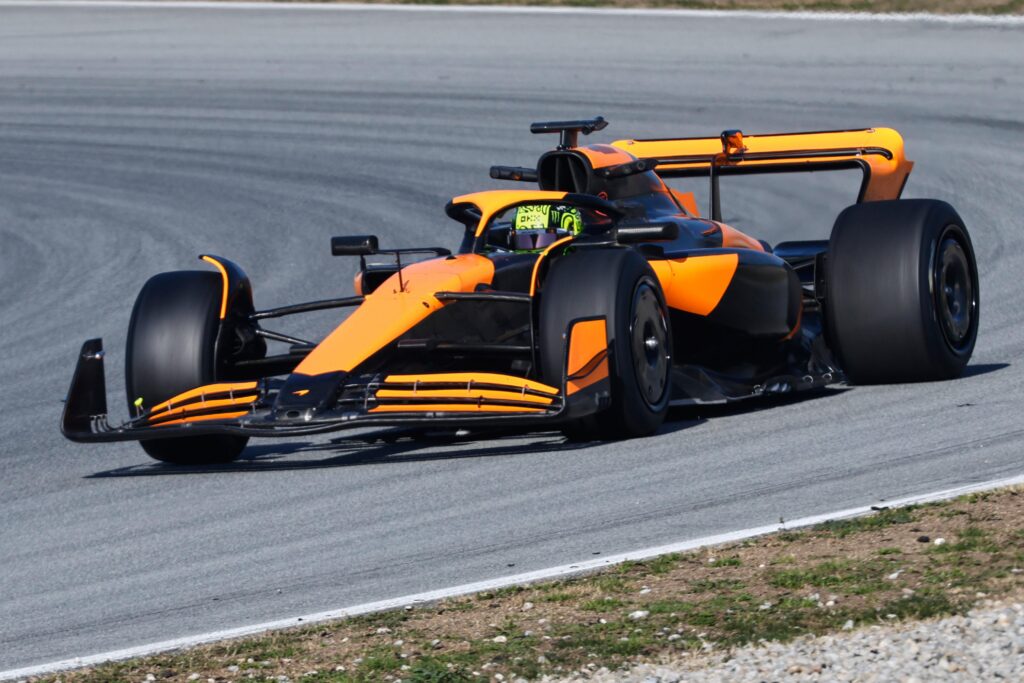 Lando Norris nella prima giornata di test Pirelli 2026 a Barcellona (© Pirelli Media)