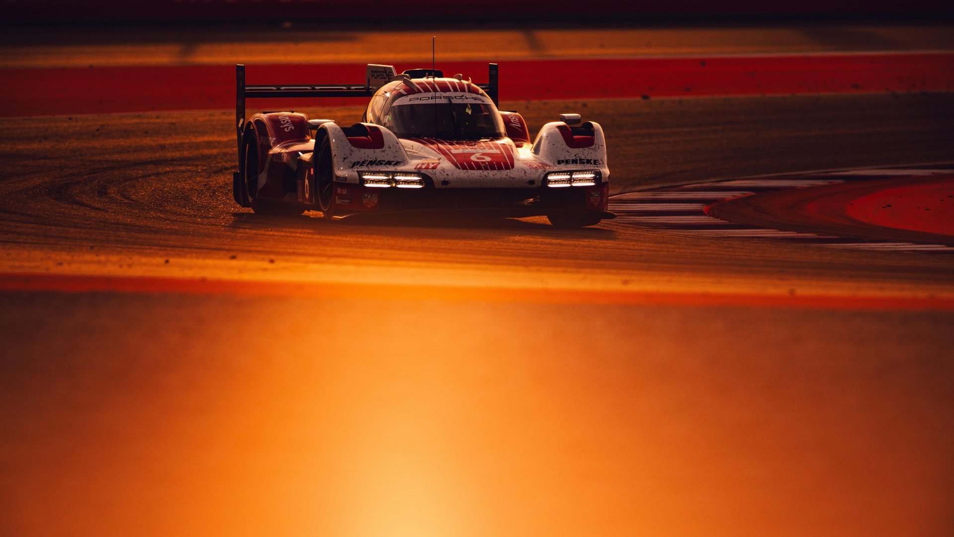 La Porsche #6 durante il prologo WEC 2025 (© Porsche Motorsport)