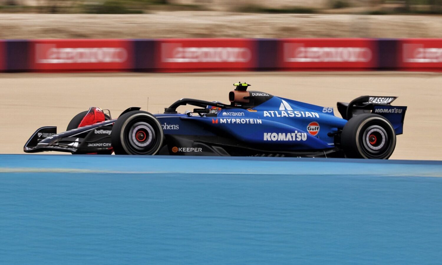 sainz test f1 bahrain