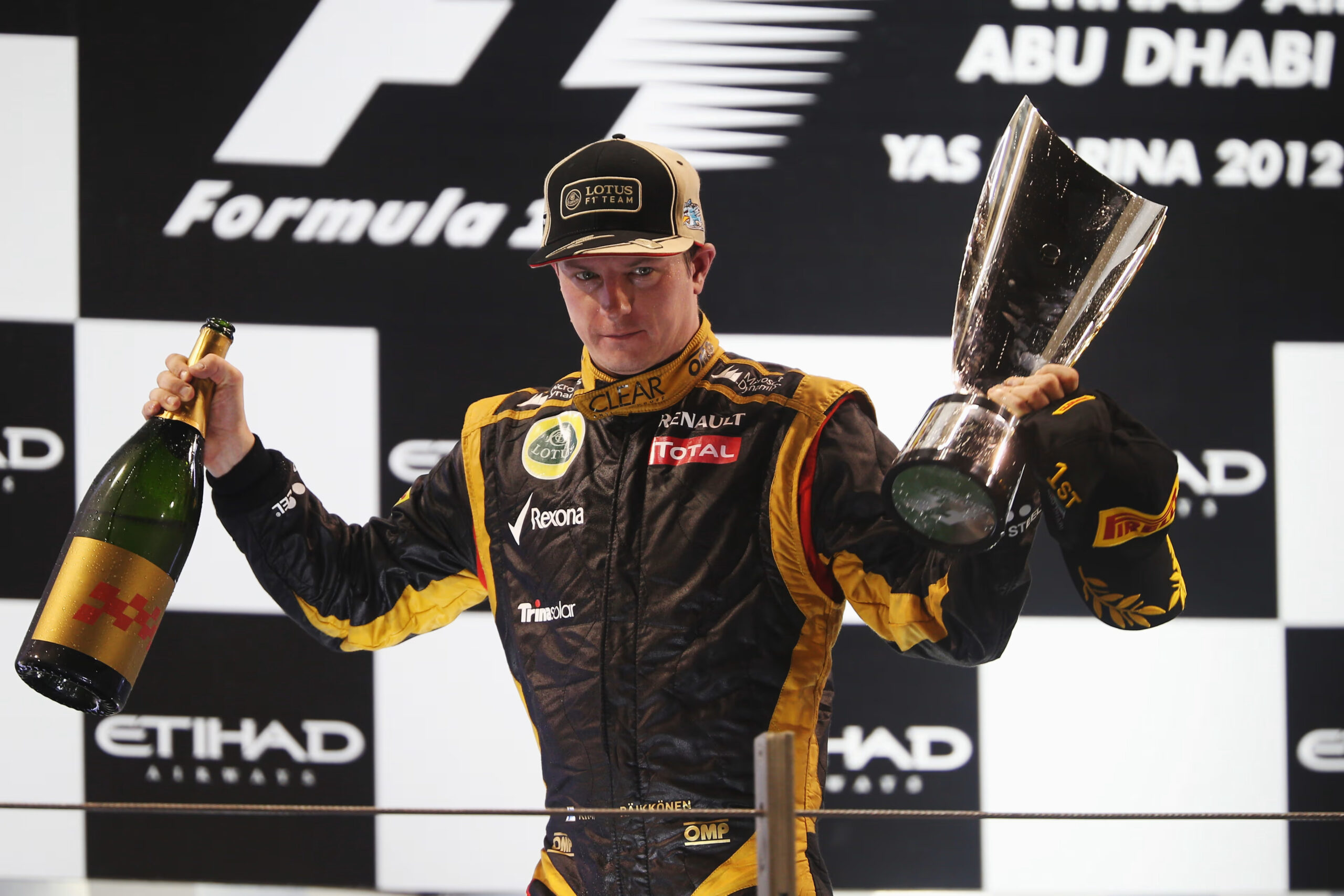 Kimi Raikkonen vincitore del GP di Abu Dhabi 2012 con la Lotus