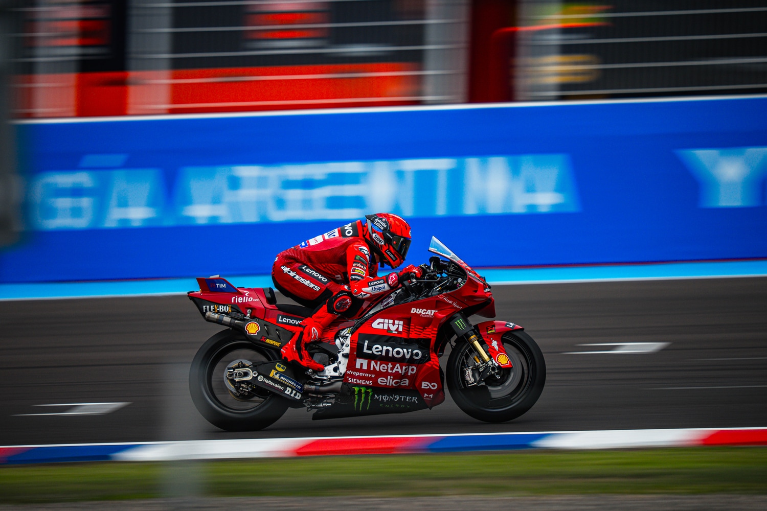 Marc Marquez ottiene la pole position nelle qualifiche di Termas de Rio Hondo