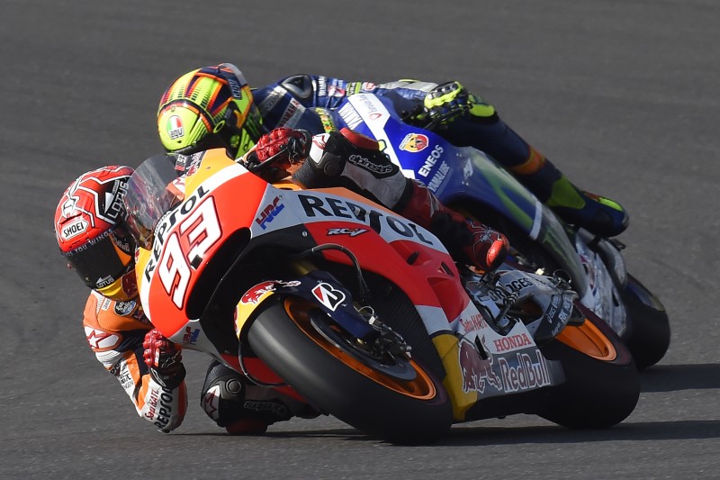 Marquez e Rossi in bagarre durante il GP di Argentina nel 2015