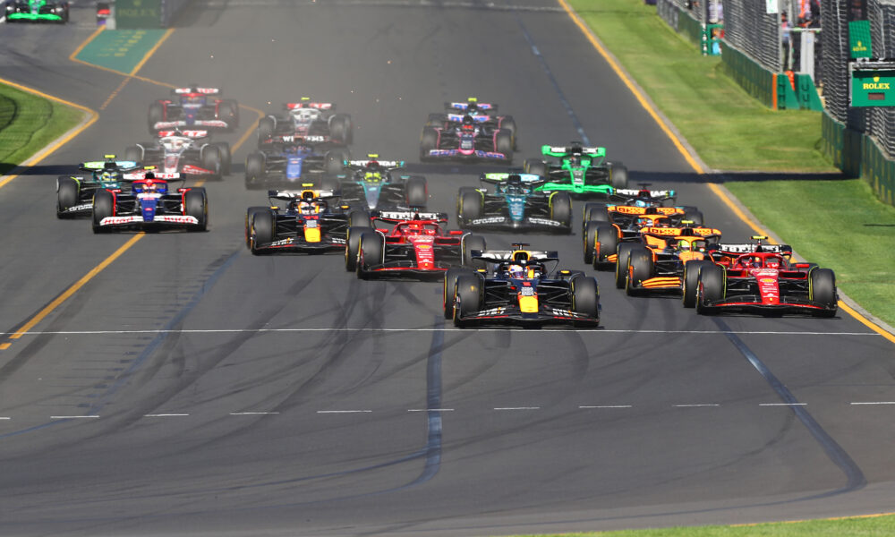 La partenza del GP 2024 d'Australia all'Albert Park di Melbourne