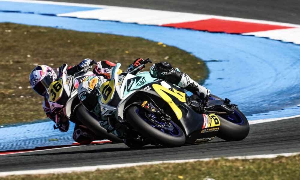 Beatriz Neila e Maria Herrera in lotta per la vittoria ad Assen