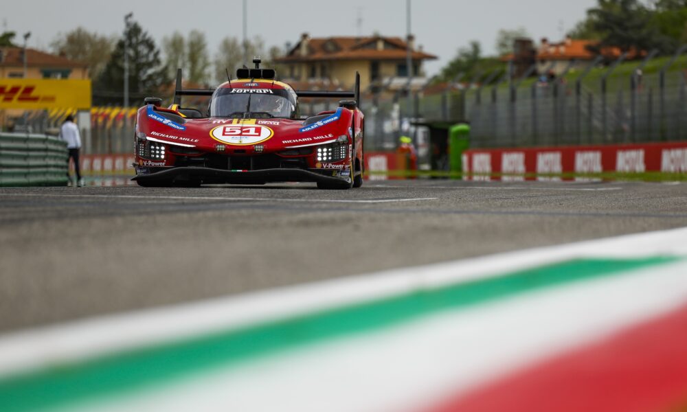 La Ferrari #51 in testa alla terza ora della 6 Ore di Imola 2025 (© WEC - DPPI)